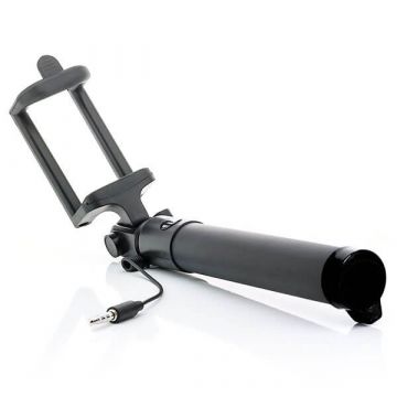 Extensible selfie stick with integrated trigger