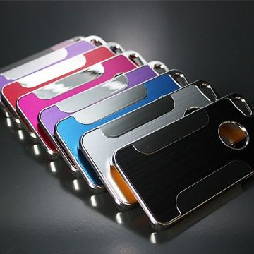 Brushed Aluminium Series Cover Fits iPhone 5
