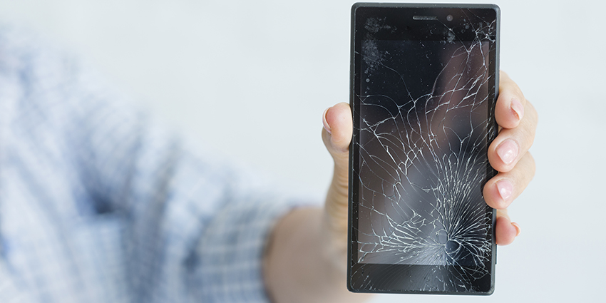 Réparer un écran de téléphone cassé ou fissuré : 4 astuces